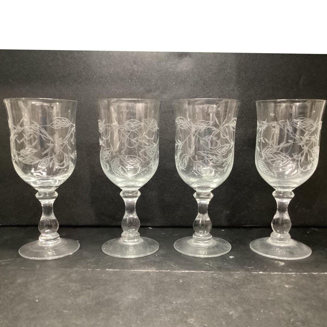 Etched Leaf & Branches Water Goblets, Set of 4, Vintage Stemware, Clear Glasses - Thumbnail 3