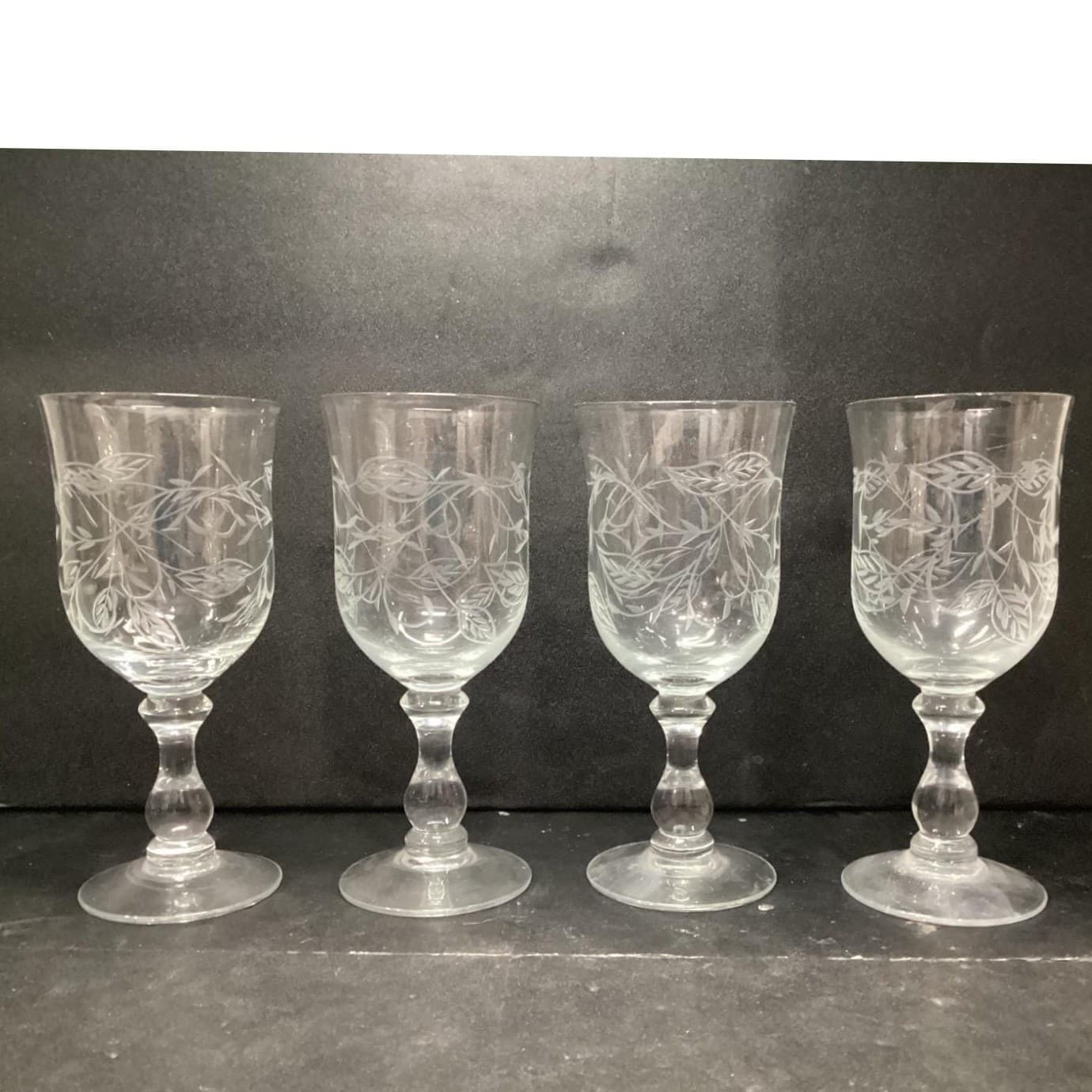 Etched Leaf & Branches Water Goblets, Set of 4, Vintage Stemware, Clear Glasses - Thumbnail 6