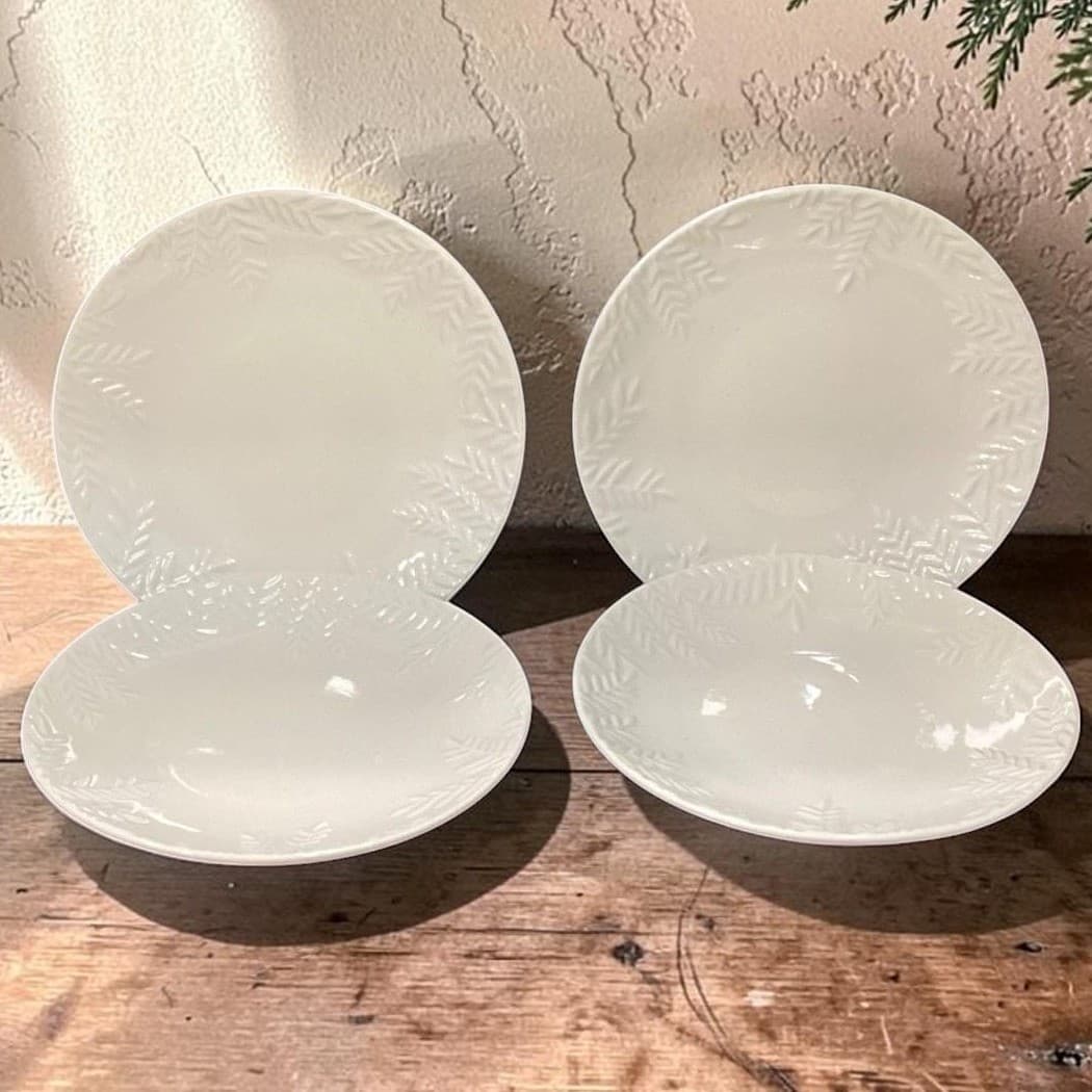 Robert Stanley Ivory Salad Plates, Set of 4, Vintage Evergreen Embossed Rims