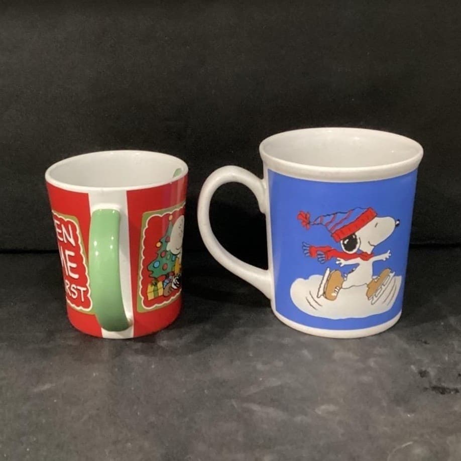 Peanuts Charlie Brown "Open Me First" & "Snoopy Ice Skating Winter" Mug Set of 2 - Thumbnail 5