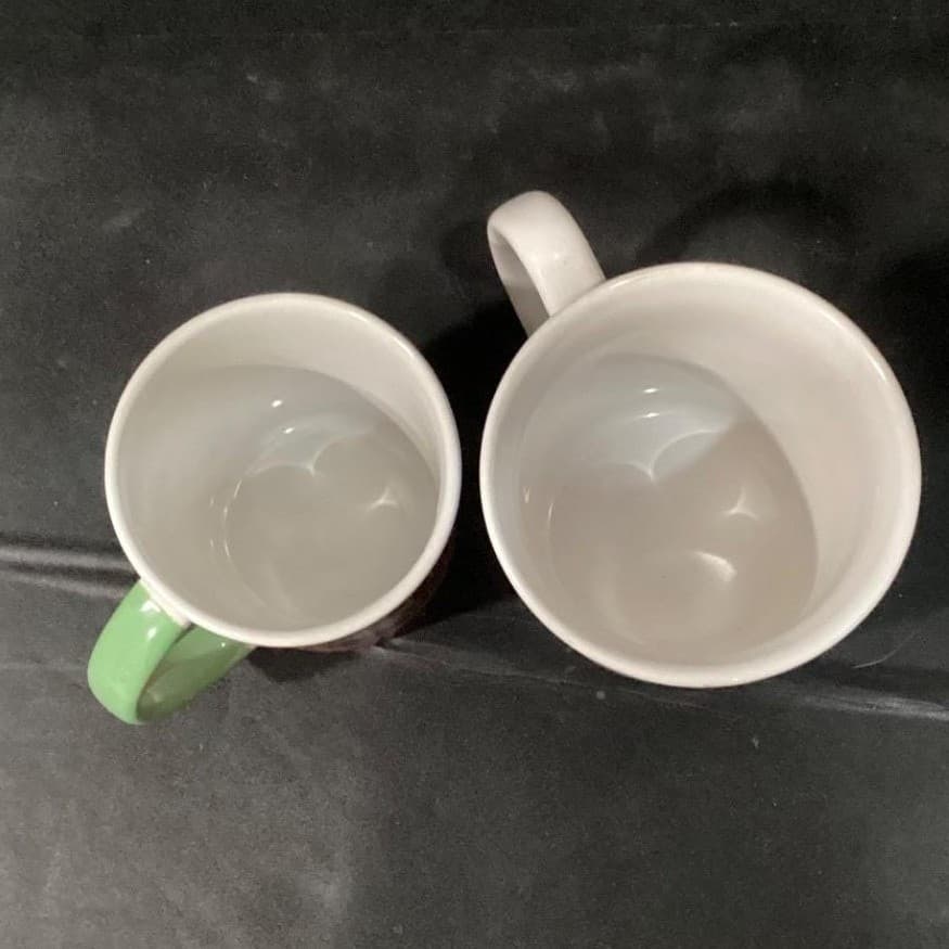 Peanuts Charlie Brown "Open Me First" & "Snoopy Ice Skating Winter" Mug Set of 2 - Thumbnail 10