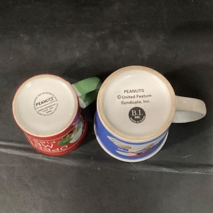 Peanuts Charlie Brown "Open Me First" & "Snoopy Ice Skating Winter" Mug Set of 2 - Thumbnail 11