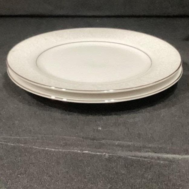 Crown Victoria "Lovelace" Bread & Butter Plates, Set of 2, Platinum Trim China - Thumbnail 9