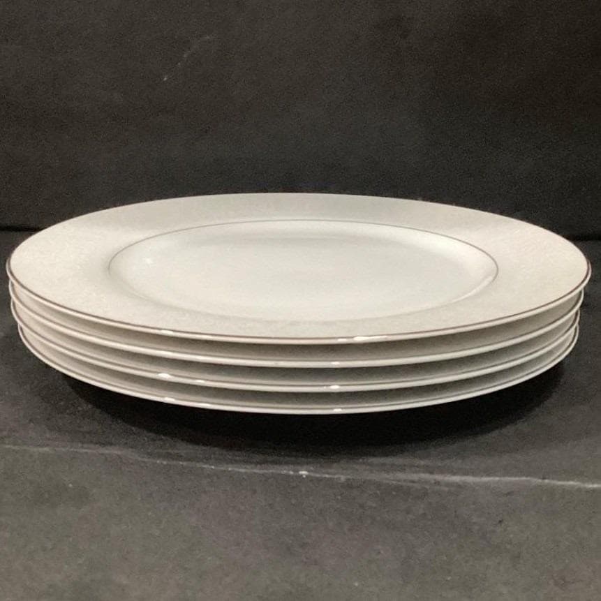 Crown Victoria "Lovelace" Dinner Plates, Set of 4, Platinum Trim, Vintage China - Thumbnail 9