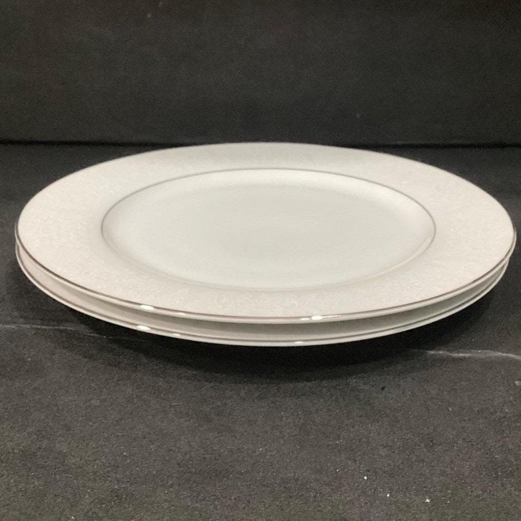 Crown Victoria "Lovelace" Dinner Plates, Set of 2, Platinum Trim, Vintage China - Thumbnail 8