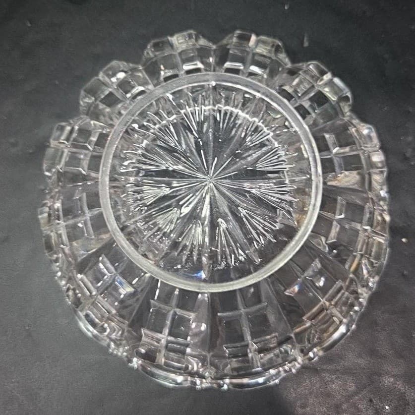 Tarentum Glass Verona Design Serving Bowl, Vintage Clear Glassware, Centerpiece - Thumbnail 4