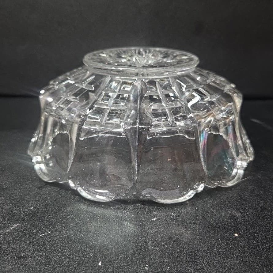 Tarentum Glass Verona Design Serving Bowl, Vintage Clear Glassware, Centerpiece - Thumbnail 10