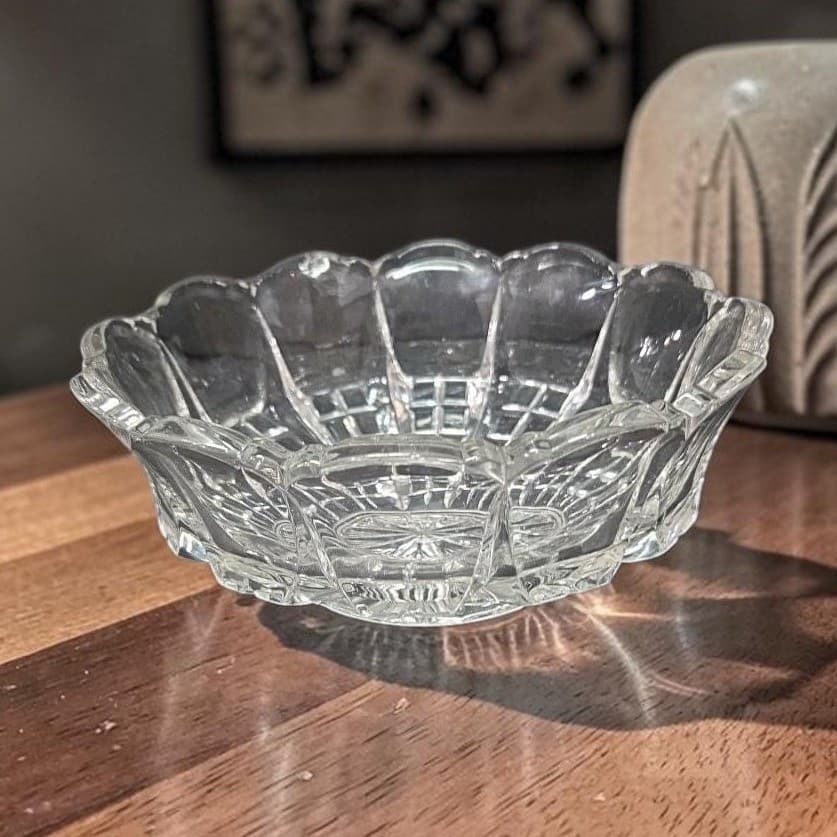 Tarentum Glass Verona Design Serving Bowl, Vintage Clear Glassware, Centerpiece