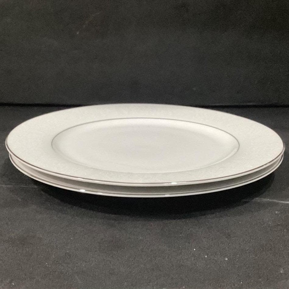 Crown Victoria "Lovelace" Dinner Plates, Set of 2, Platinum Trim, Vintage China - Thumbnail 7