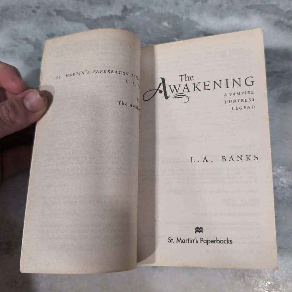 L.A. Banks Vampire Huntress Legend Minion & The Awakening Paperback Book Bundle - Thumbnail 6