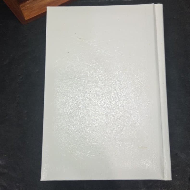 Vintage Memorial Edition Holy Bible Protestant KJV White Wood Display Case 1992 - Thumbnail 9
