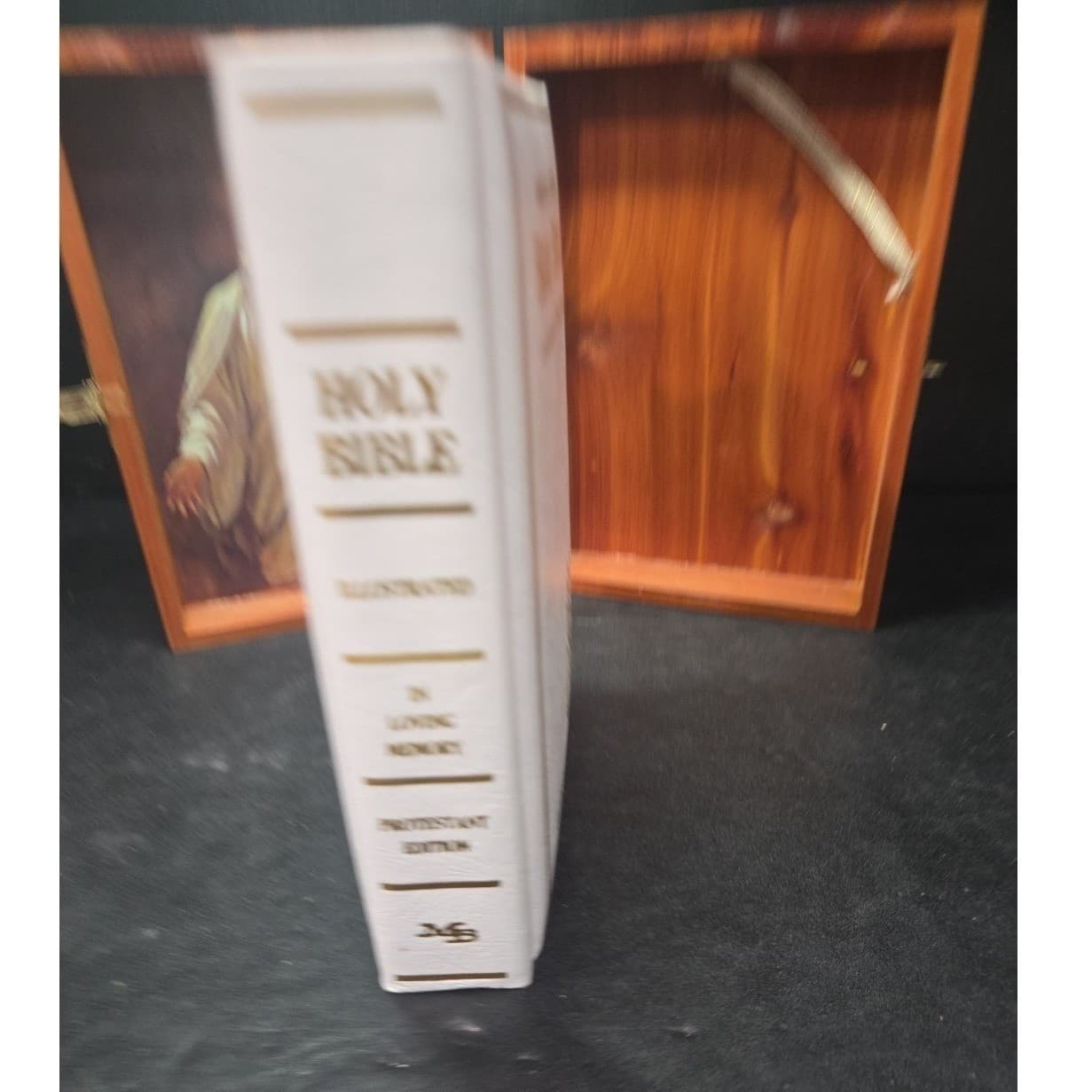 Vintage Memorial Edition Holy Bible Protestant KJV White Wood Display Case 1992 - Thumbnail 10