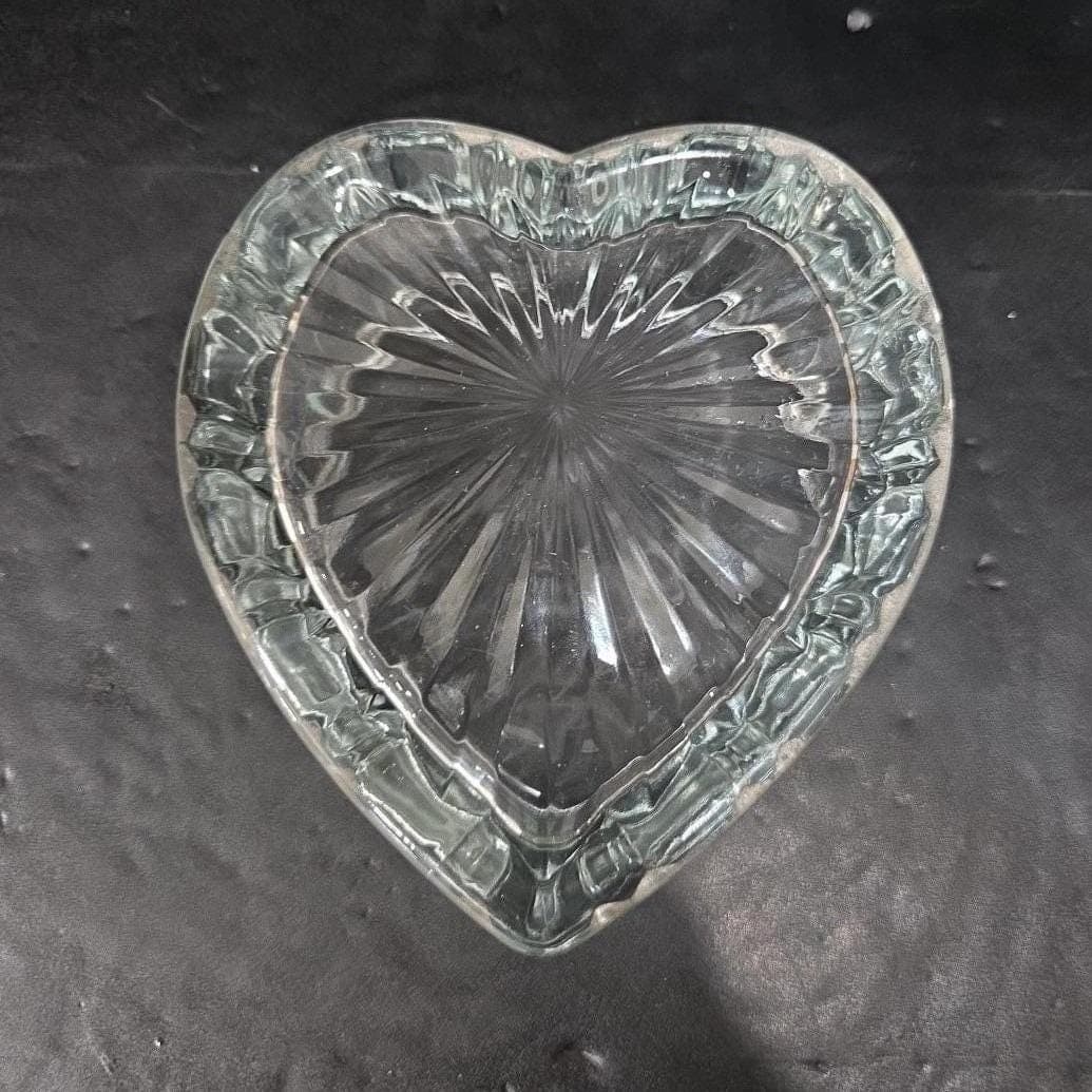 Libbey Style Ribbed Heart Glass Bowl, Starburst Pattern, Heavy Clear Glassware - Thumbnail 5