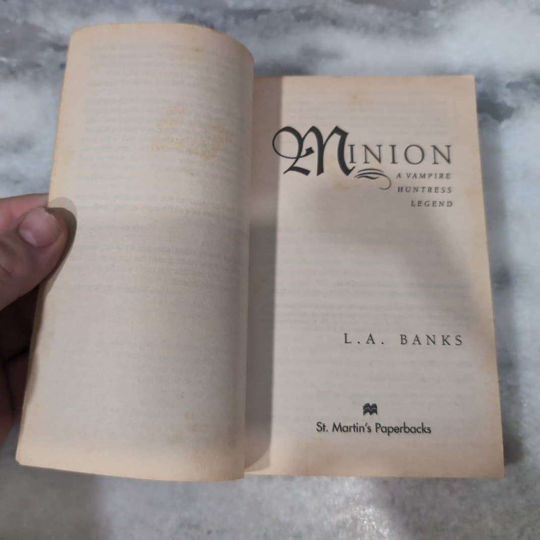L.A. Banks Vampire Huntress Legend Minion & The Awakening Paperback Book Bundle - Thumbnail 8