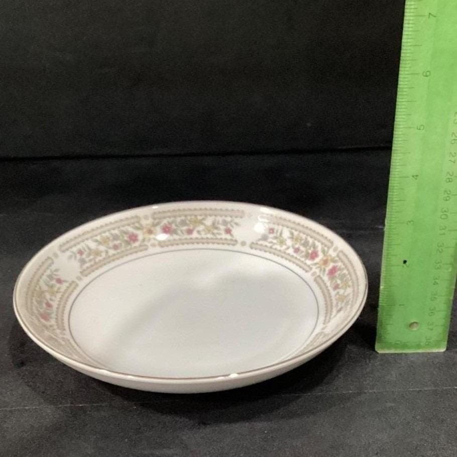 Crescent China "Chelsea" Salad Bowls, Set of 4, Vintage Porcelain Dinnerware - Thumbnail 3