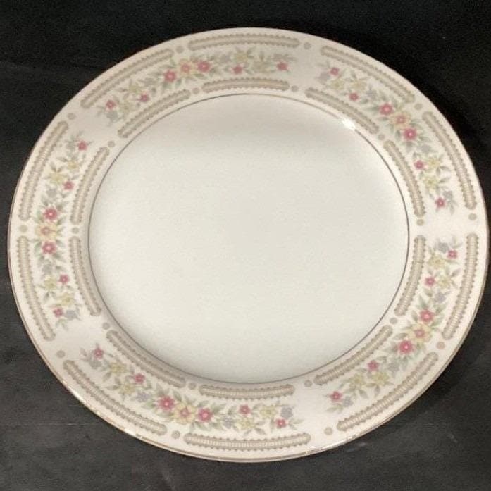 Crescent China "Chelsea" Dinner Plates, Set of 2, Vintage Porcelain Dinnerware - Thumbnail 5