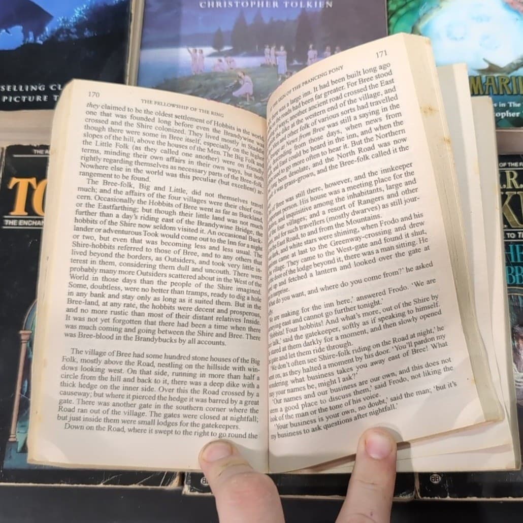 JRR Tolkien Book Seven Bundle: Lord of the Rings, The Hobbit, Silmarillion, Etc. - Thumbnail 4