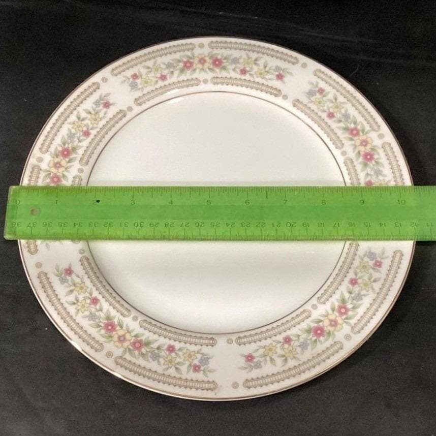 Crescent China "Chelsea" Dinner Plates, Set of 2, Vintage Porcelain Dinnerware - Thumbnail 2