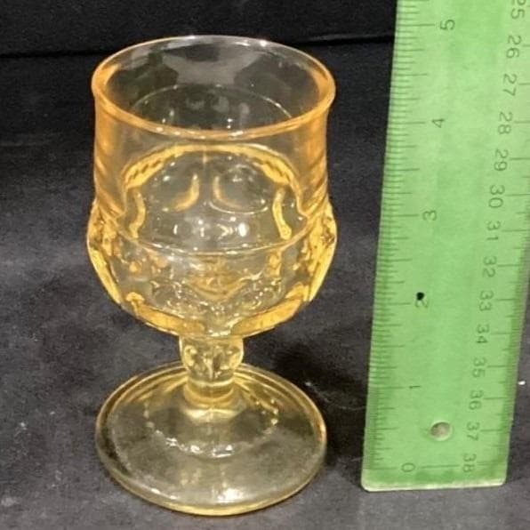 Indiana Glass Kings Crown Thumbprint Goblets, Set of 2, Vintage Yellow Stemware - Thumbnail 2