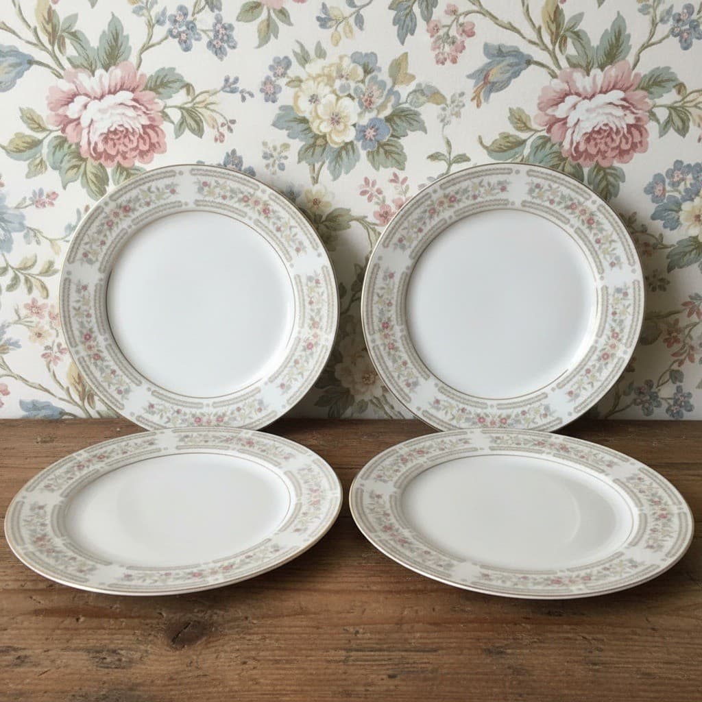 Crescent China "Chelsea" Dinner Plates, Set of 4, Vintage Porcelain Dinnerware