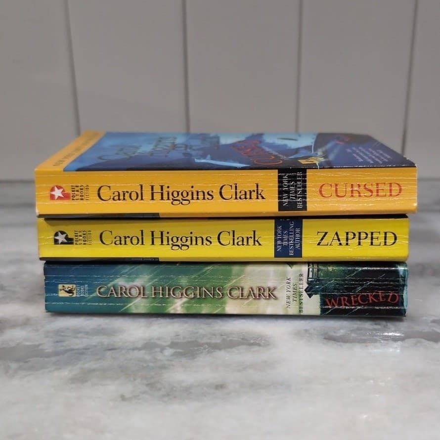 Carol Higgins Clark Regan Reilly Mystery Books, Cursed Zapped & Wrecked PB - Thumbnail 2