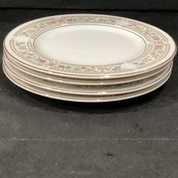 Crescent China "Chelsea" Bread Plates, Set of 4, Vintage Porcelain Dinnerware - Thumbnail 9