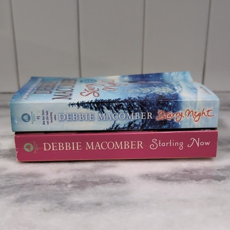 Debbie Macomber Book Lot: Starry Night Christmas & Starting Now Blossom Street - Thumbnail 2
