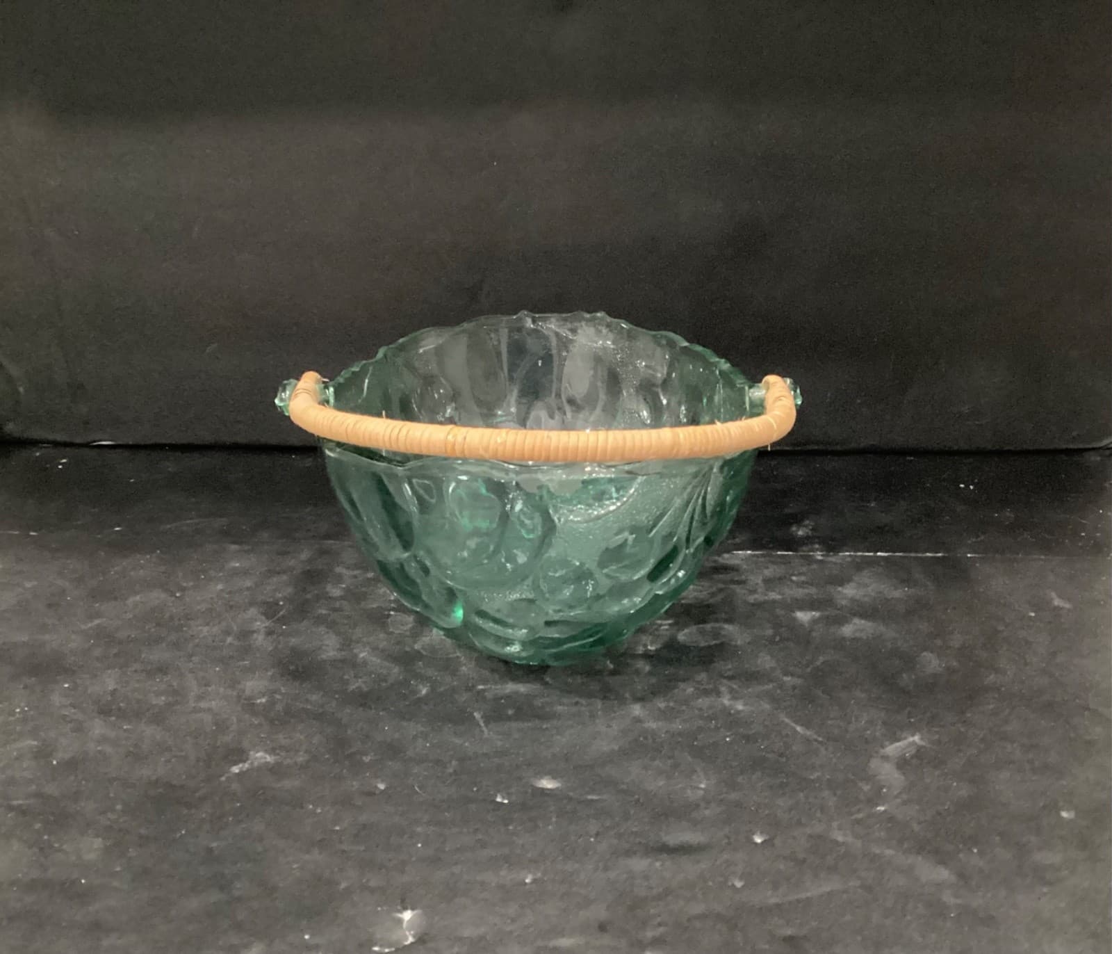 Vintage Libbey Green Glass Orchard Fruit Basket With Wicker Handle ~ 10" - Thumbnail 8