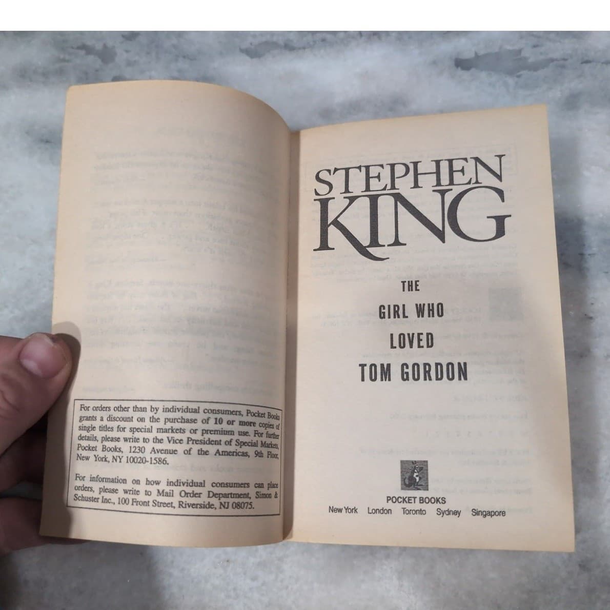 Stephen King Bag of Bones & The Girl Who Loved Tom Gordon Paperback Books - Thumbnail 6