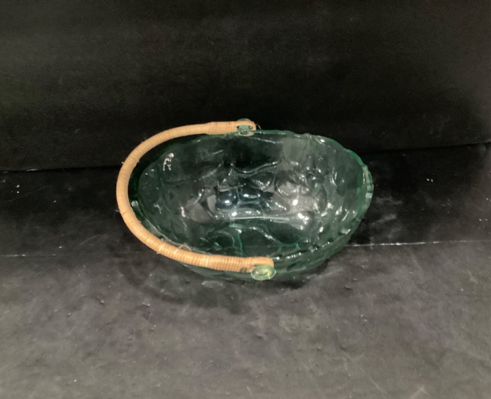 Vintage Libbey Green Glass Orchard Fruit Basket With Wicker Handle ~ 10" - Thumbnail 2