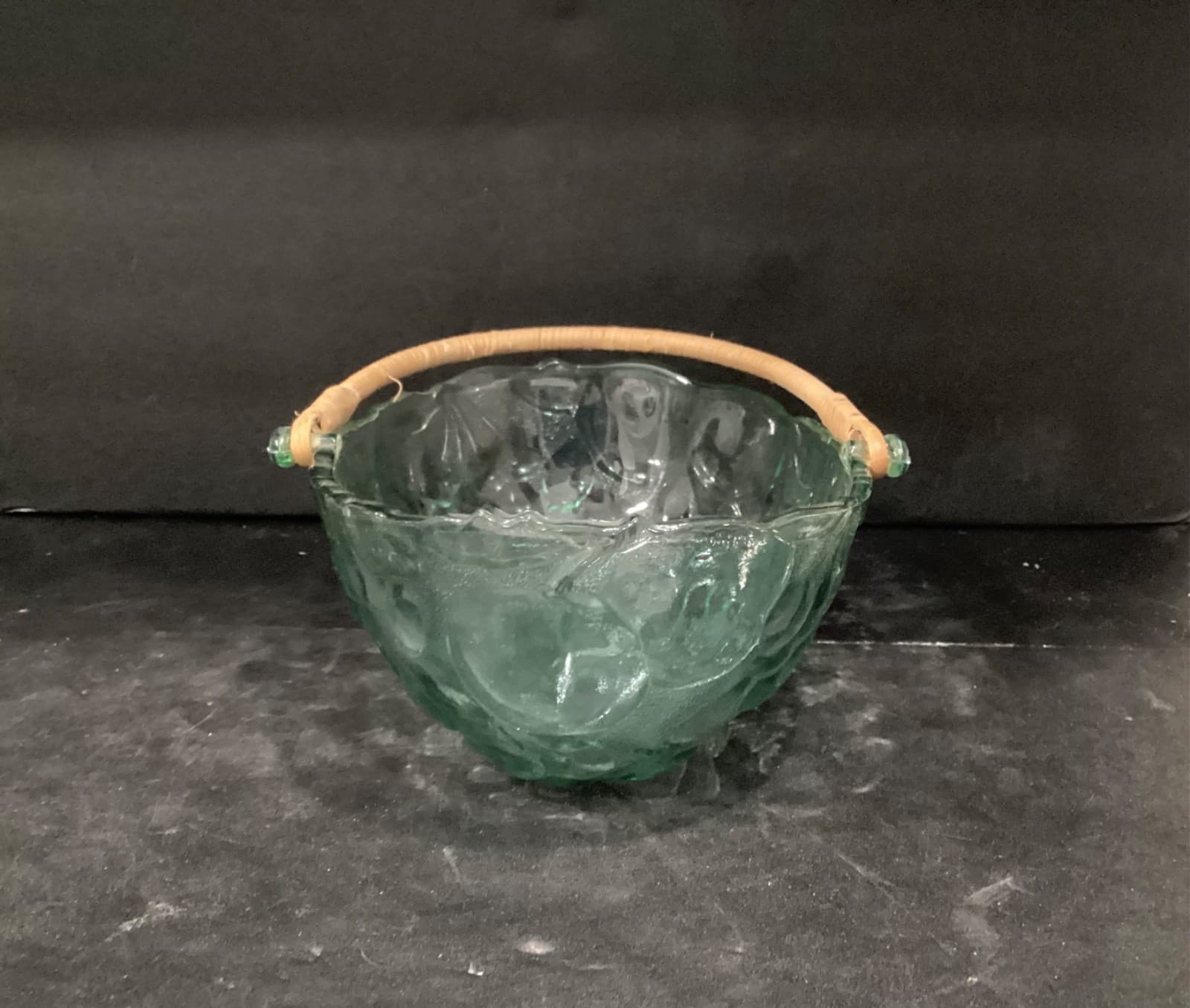 Vintage Libbey Green Glass Orchard Fruit Basket With Wicker Handle ~ 10" - Thumbnail 6
