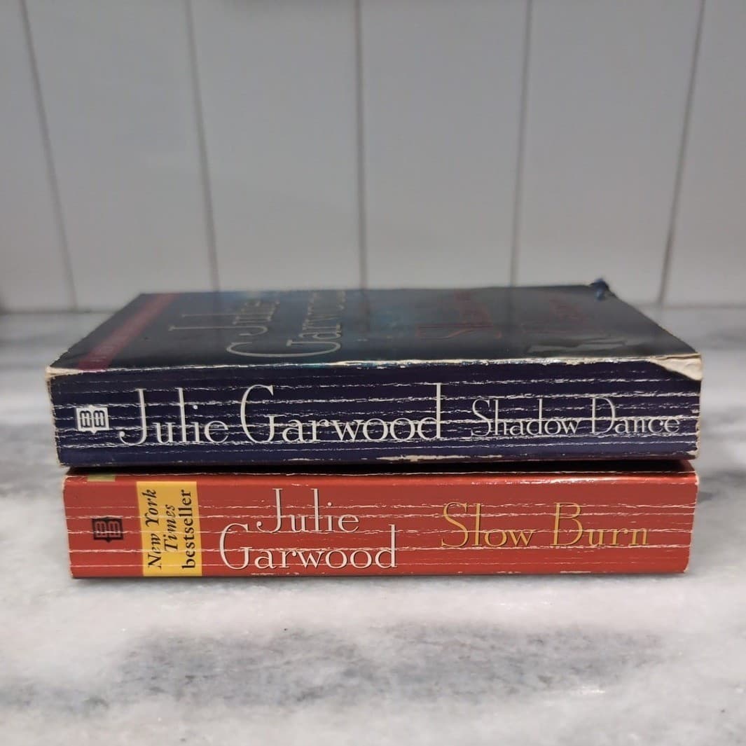 Julie Garwood Slow Burn and Shadow Dance Paperback Books, Romantic & Suspense - Thumbnail 2
