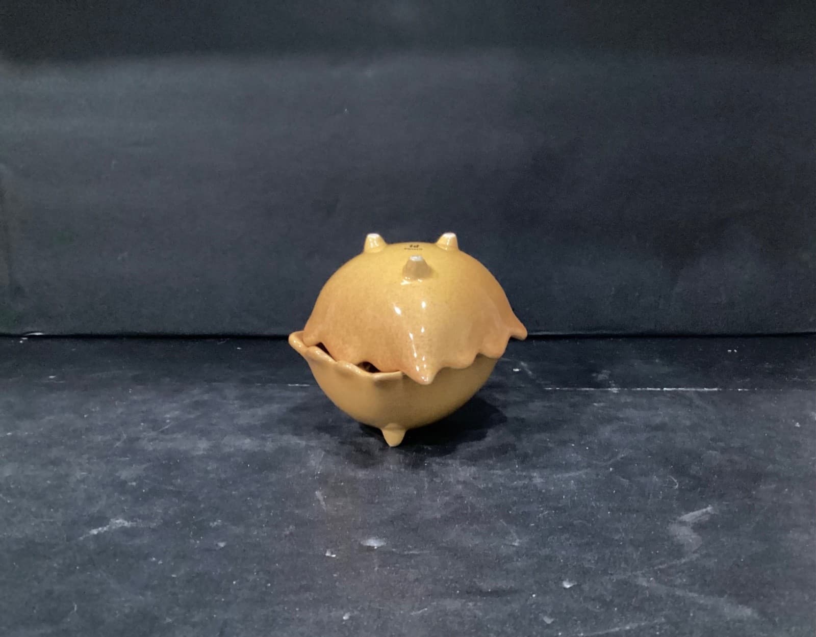 Set of 2 Pier 1 Imports Yellow Golden Leaf Footed Bowls Fall Stoneware - Thumbnail 9