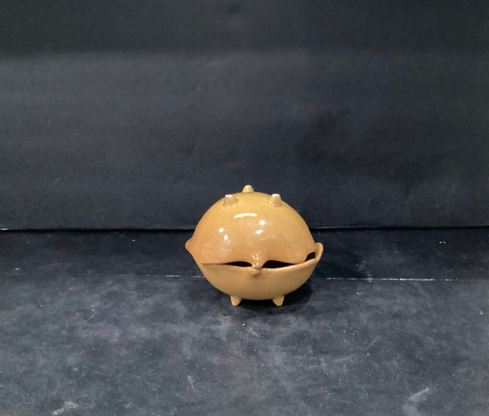 Set of 2 Pier 1 Imports Yellow Golden Leaf Footed Bowls Fall Stoneware - Thumbnail 7