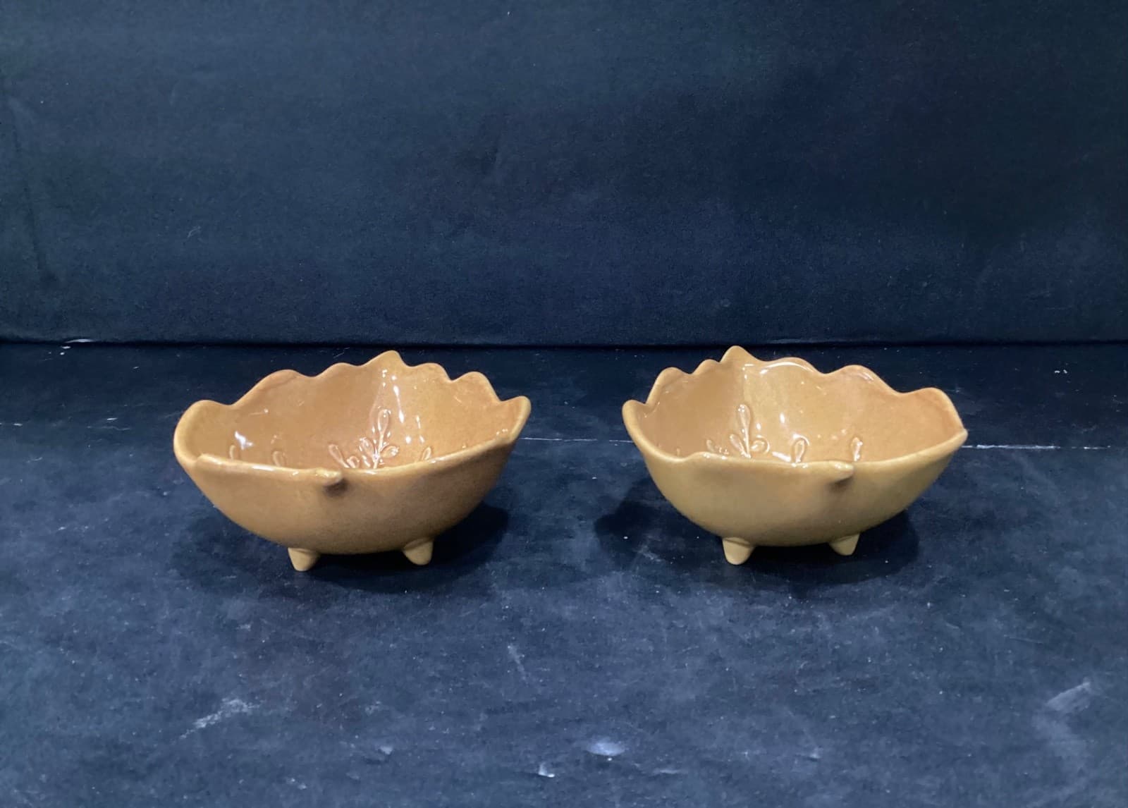 Set of 2 Pier 1 Imports Yellow Golden Leaf Footed Bowls Fall Stoneware - Thumbnail 3