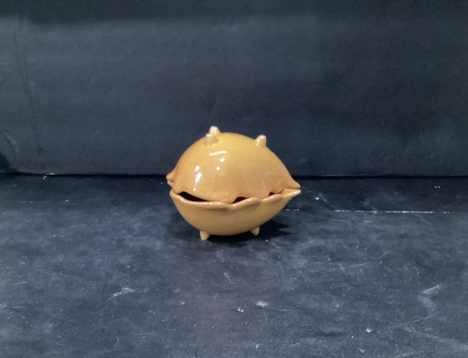 Set of 2 Pier 1 Imports Yellow Golden Leaf Footed Bowls Fall Stoneware - Thumbnail 10