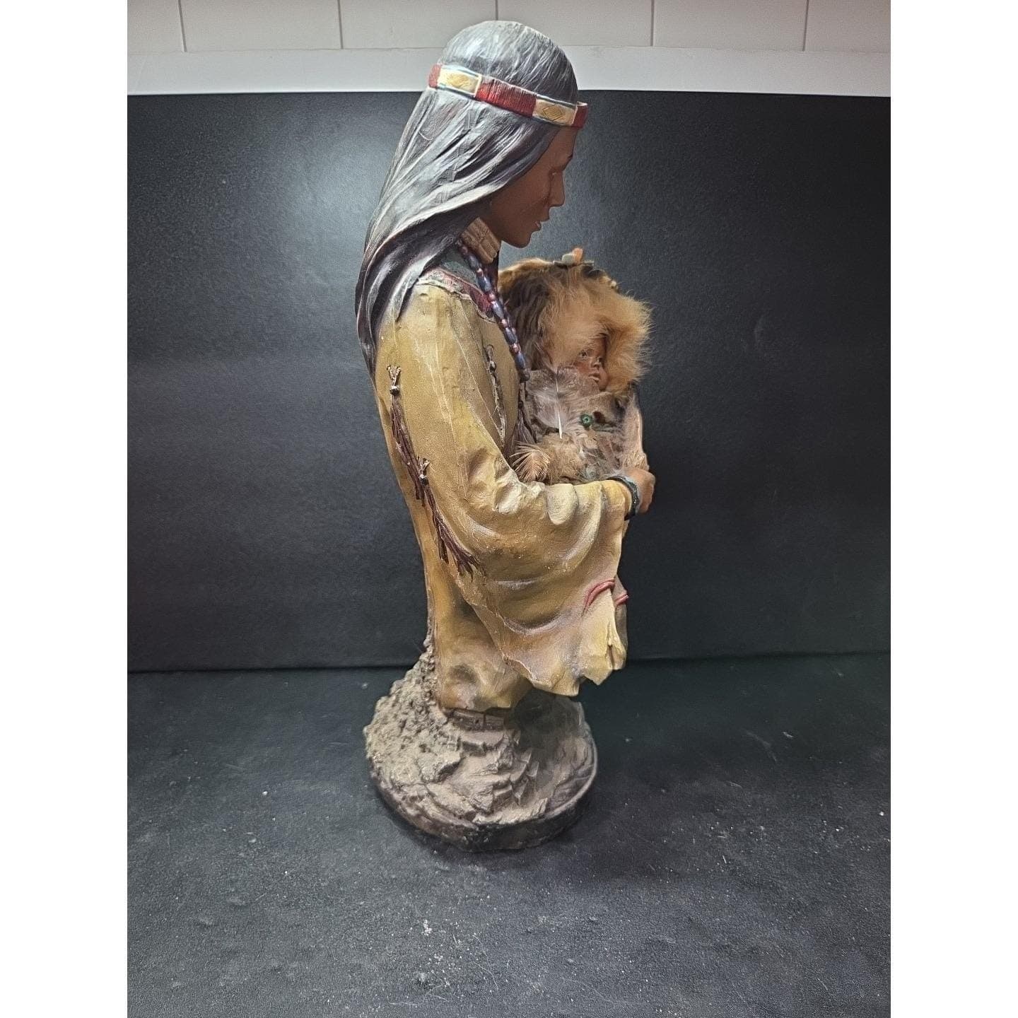 Native American Mother With Child Statue, Navajo Maternal Love Cultural Artifact - Thumbnail 3