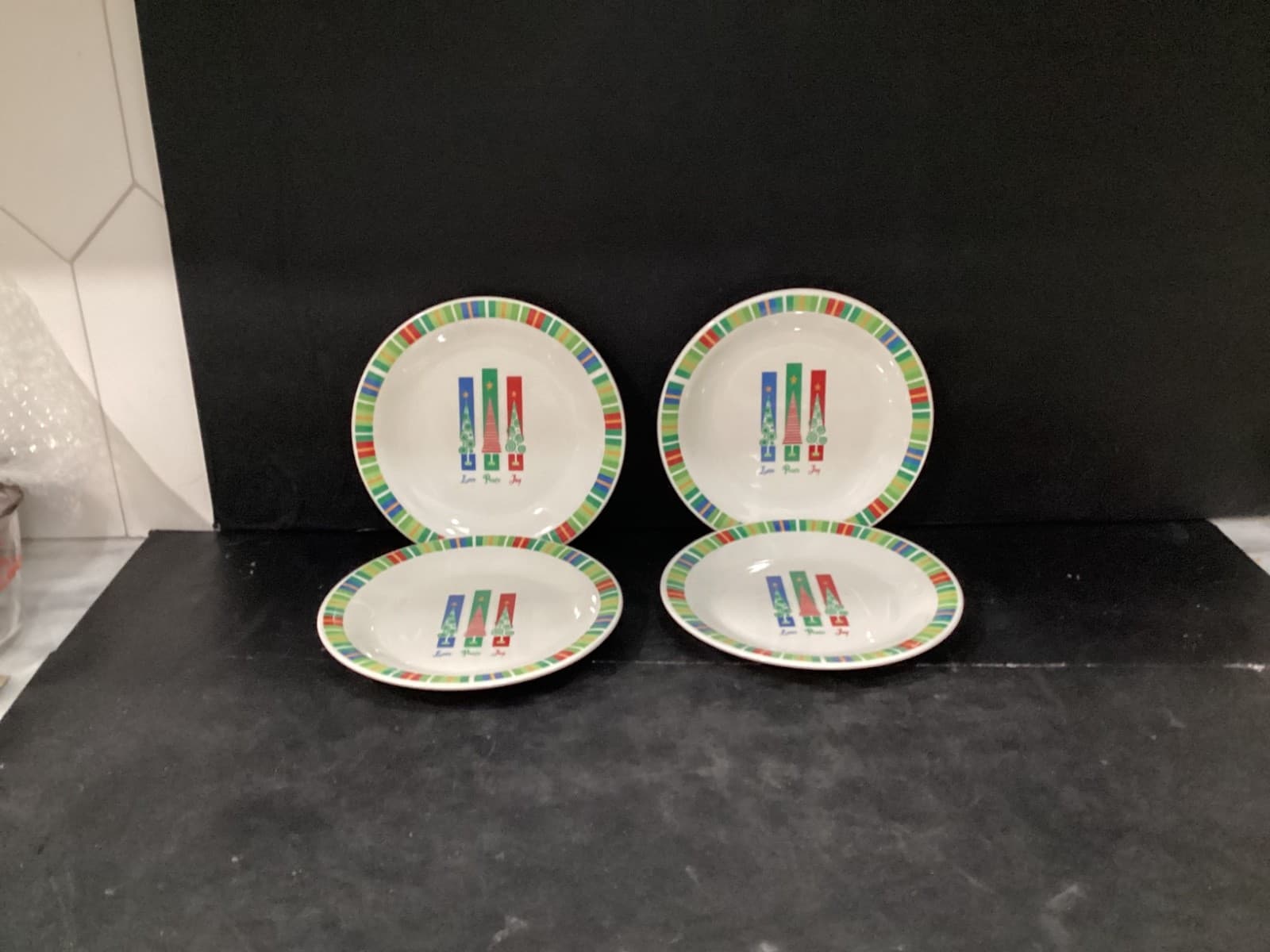 Oneida Holiday Love Peace Joy Set of 4 Salad Plates 7.25”