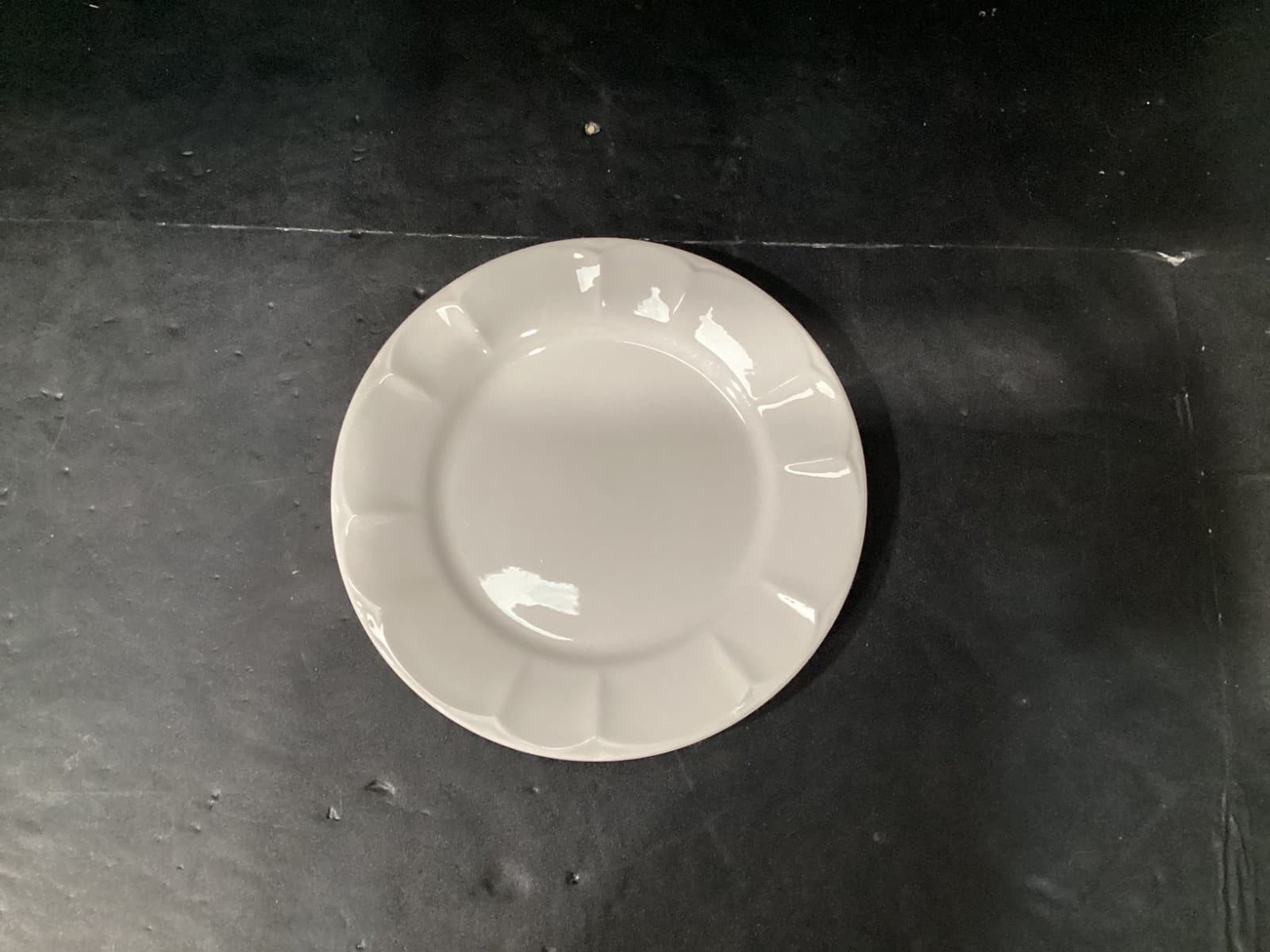 Set of 2 Vintage Henry Ford Museum White Scallop Salad Plates Pfaltzgraff 7.5” - Thumbnail 2