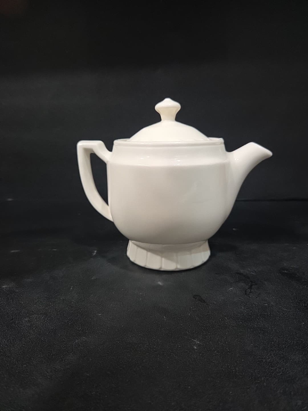 Porcelier Vitreous Teapot, Spinning Wheel Design, Small 2 Cup Ivory Teapot, Vtg - Thumbnail 3