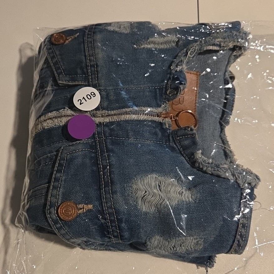 BBJ Los Angeles Distressed Denim Jacket, Medium Wash Zip Up, Cropped, Kids Large - Thumbnail 10