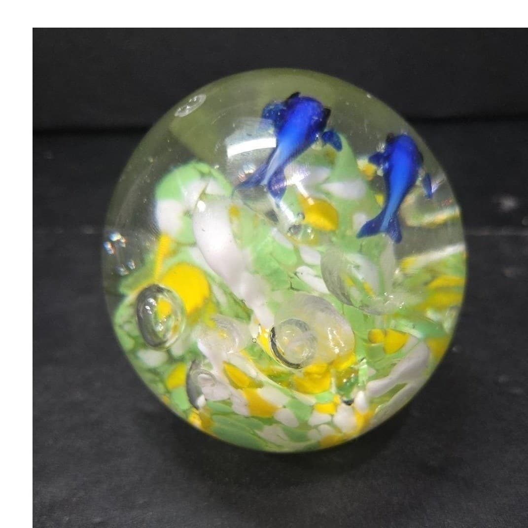 Dolphin with Green Yellow Waves Round Paperweight, Controlled Bubbles Sculpture - Thumbnail 9