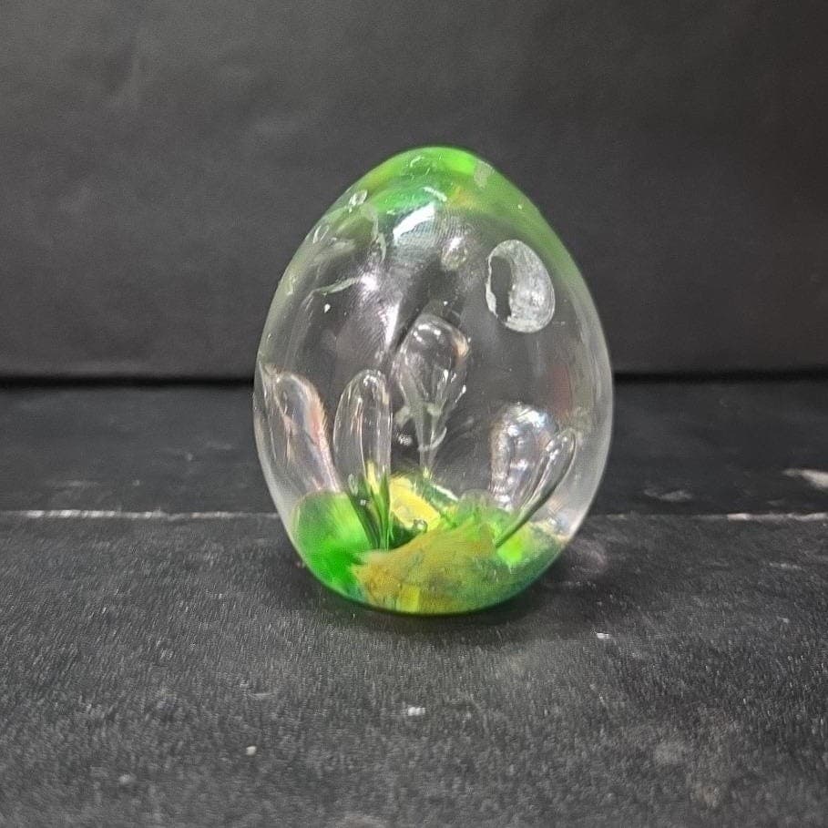 Dancing Green Bubble Paperweight, Vintage Egg Shaped Art Glass, Desk Decor - Thumbnail 5