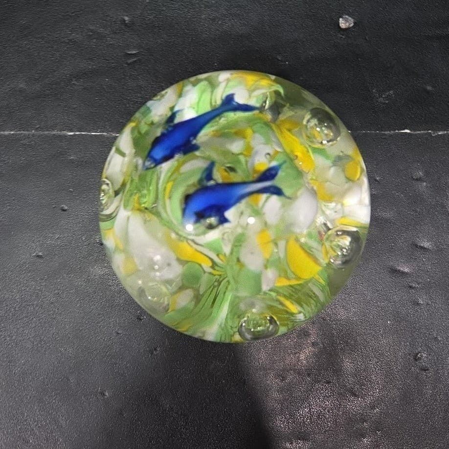 Dolphin with Green Yellow Waves Round Paperweight, Controlled Bubbles Sculpture - Thumbnail 6