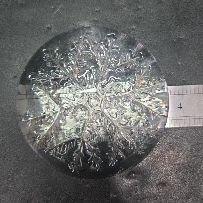 Avon Clear Snowflake Paperweight, 24% Lead Crystal Sculpture, Vintage Desk Decor - Thumbnail 8