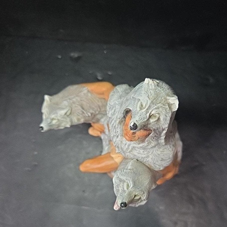 Provincial Mold Native American Figure With Wolves Statue, Hand-Painted Ceramic - Thumbnail 5