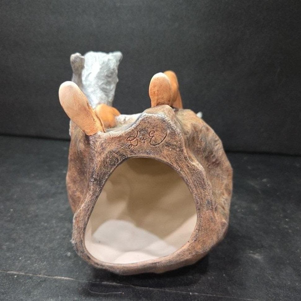 Provincial Mold Native American Figure With Wolves Statue, Hand-Painted Ceramic - Thumbnail 6