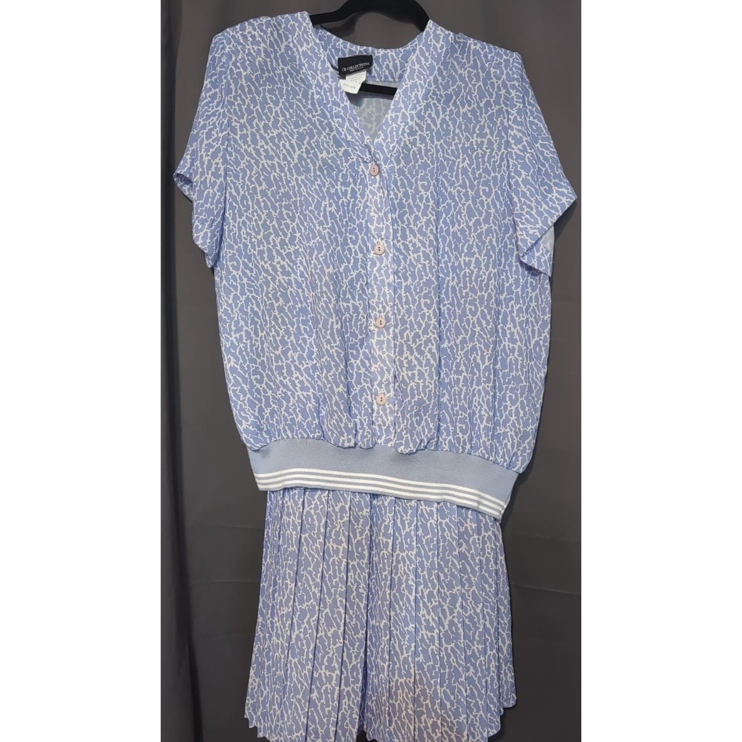 CB Collections Vintage Blue Abstract Print Two Piece Pleated Skirt Set Size 14.5 - Thumbnail 4