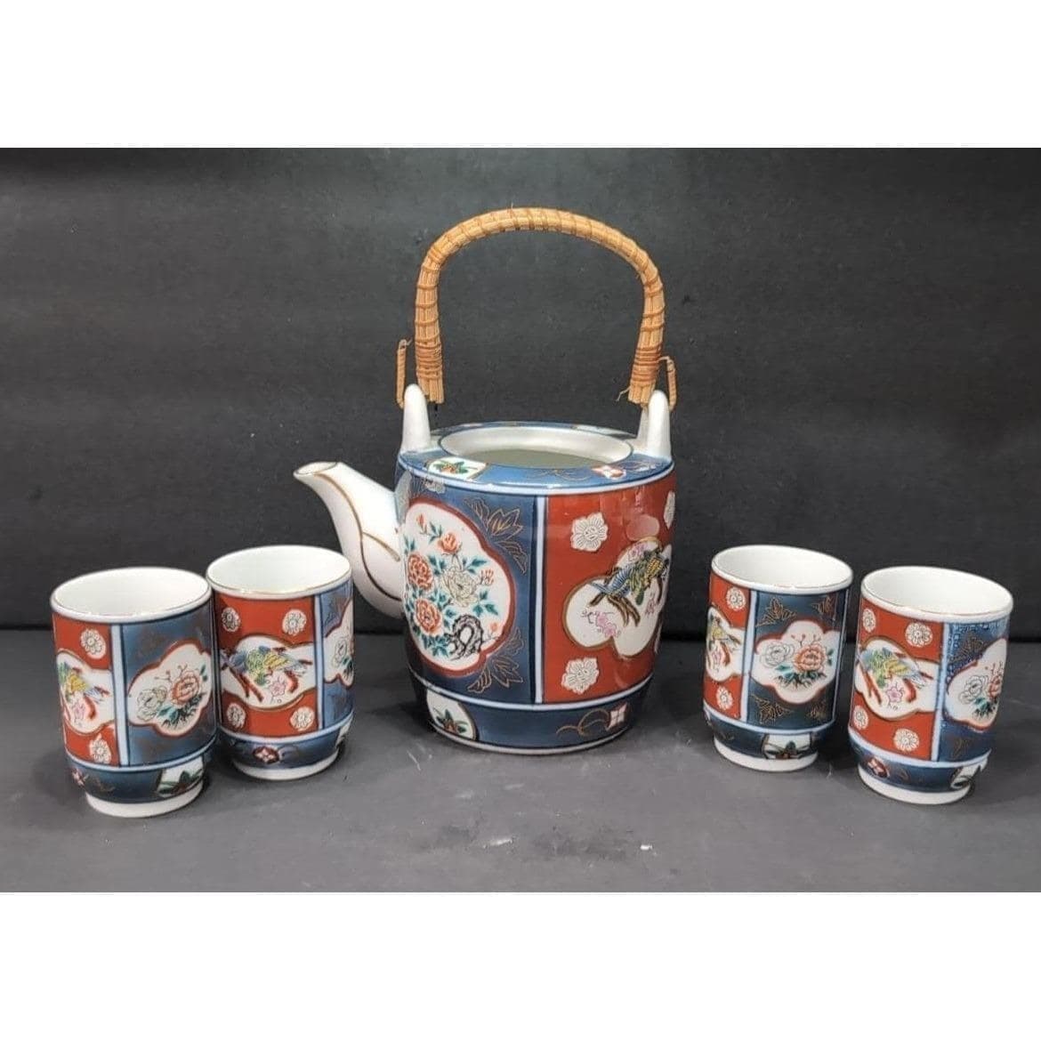 Old Gorgeous Imari Japan Teapot and Four Teacups, No Lid, Vintage Pottery Set - Thumbnail 8