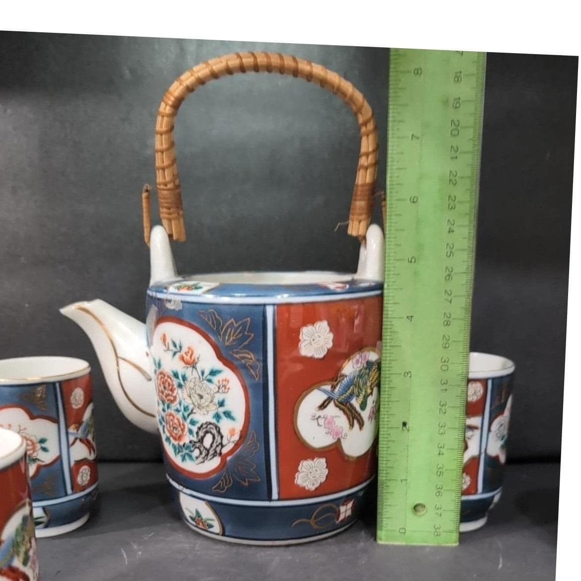 Old Gorgeous Imari Japan Teapot and Four Teacups, No Lid, Vintage Pottery Set - Thumbnail 2